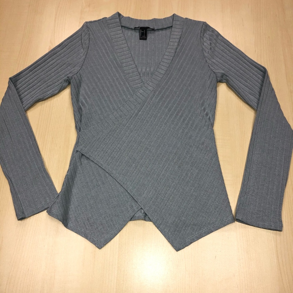 Forever 21 Silver Top Size Large